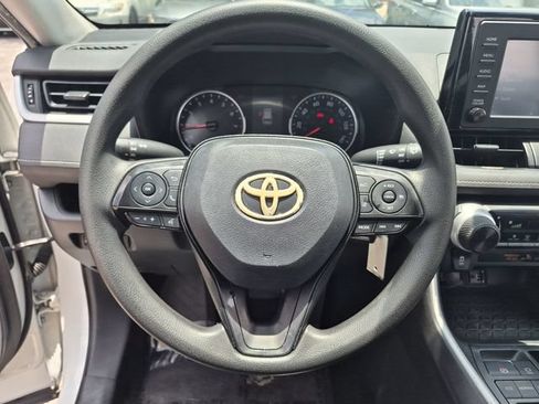 Used 2019 Toyota RAV4 LE FWD image 12