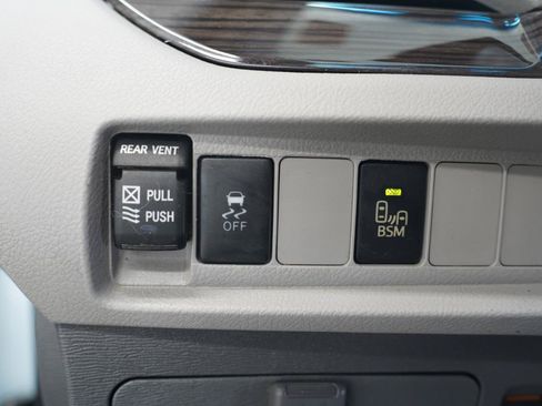 Used 2015 Toyota Sienna XLE FWD image 24