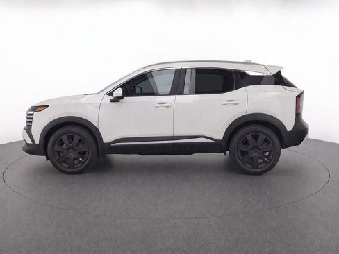 Used 2025 Nissan Kicks SV w/ SV Premium Package FWD image 6