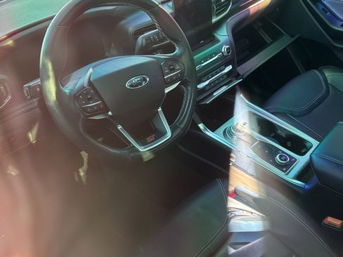 Certified 2020 Ford Explorer ST w/ ST Street Pack image 5