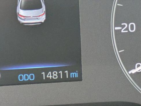 Used 2025 Toyota Corolla LE FWD image 11