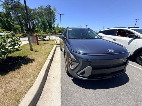 Used 2024 Hyundai Kona SEL FWD image 7