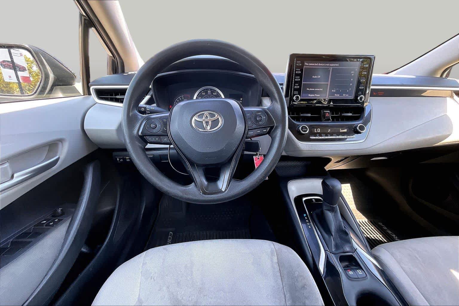 Used 2020 Toyota Corolla LE FWD image 5