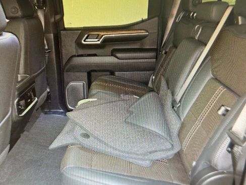 Used 2025 Chevrolet Silverado 1500 High Country w/ Midnight Edition image 9