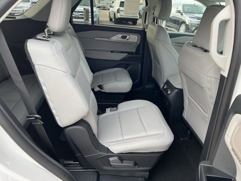 New 2025 Ford Explorer Active w/ Active Comfort Package image 10