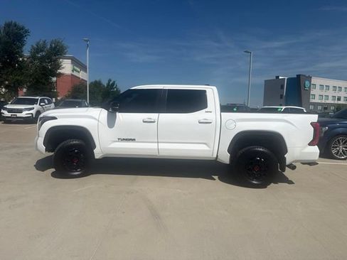 Used 2025 Toyota Tundra Limited AWD/4WD image 5
