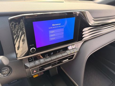 Used 2025 Toyota Camry SE w/ Convenience Package FWD image 21