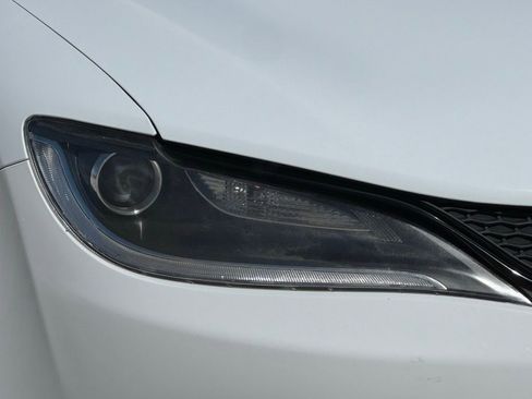 Used 2015 Chrysler 200 S w/ Navigation & Sound Group I image 8