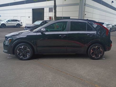 Used 2024 Kia Niro Wind w/ Wind Preserve Package FWD image 7