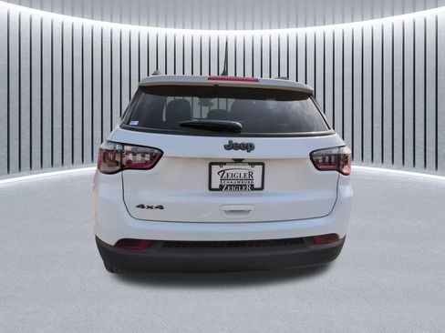 New 2026 Jeep Compass Latitude image 13