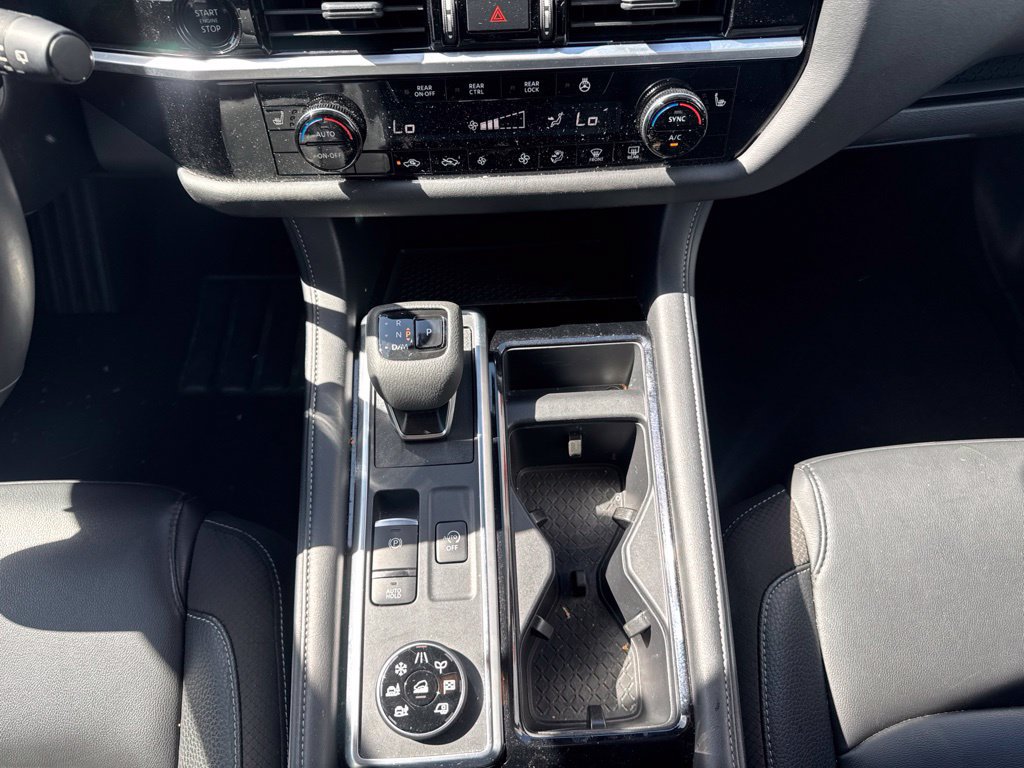 Used 2025 Nissan Pathfinder SL AWD/4WD image 21