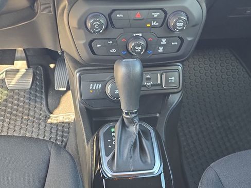 Certified 2022 Jeep Renegade Altitude w/ Convenience Group image 20