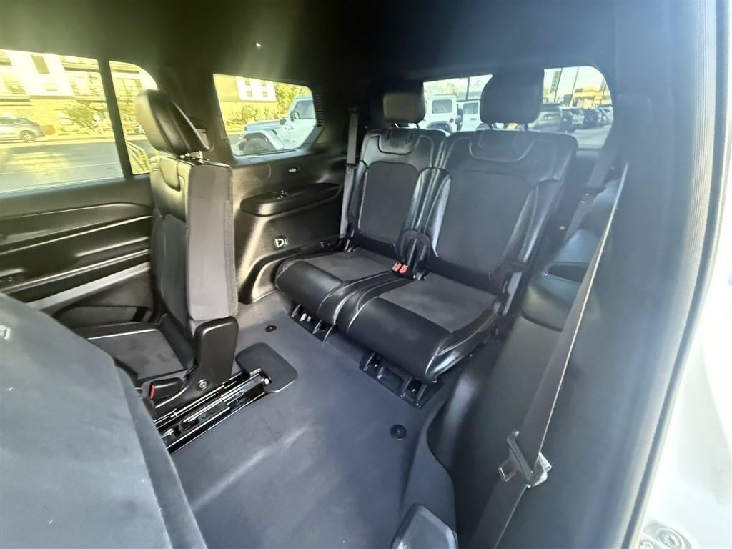 Used 2023 Jeep Grand Cherokee L Laredo AWD/4WD image 25