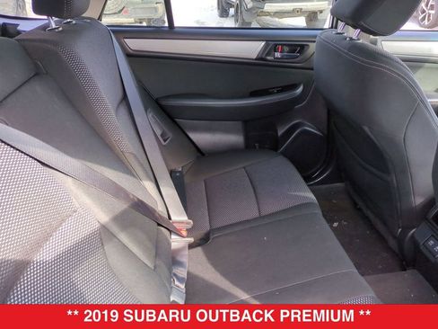 Used 2019 Subaru Outback 2.5i Premium image 37