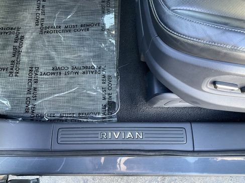 Used 2022 Rivian R1T Launch Edition image 15