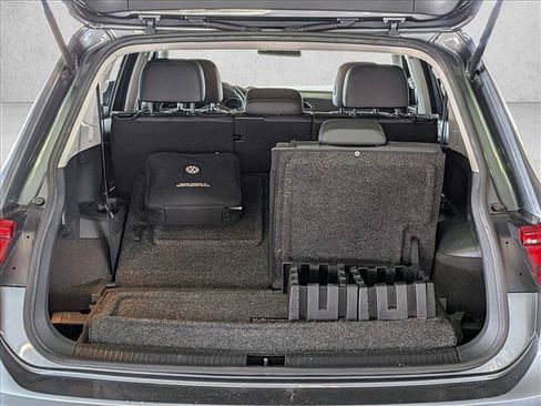 Used 2020 Volkswagen Tiguan SE FWD image 6