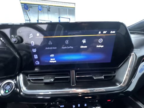 Used 2025 Chevrolet Trax RS w/ Sunroof Package image 24