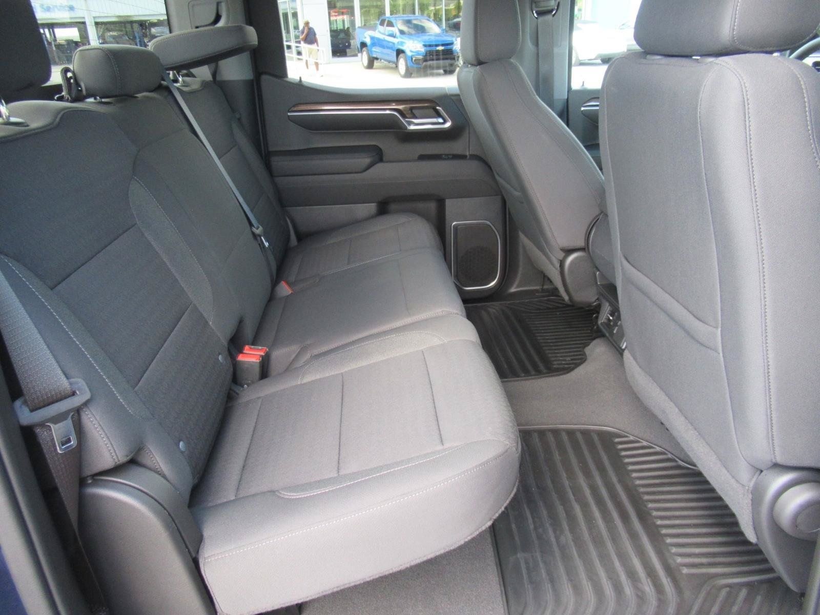 Used 2023 Chevrolet Silverado 1500 RST AWD/4WD image 35