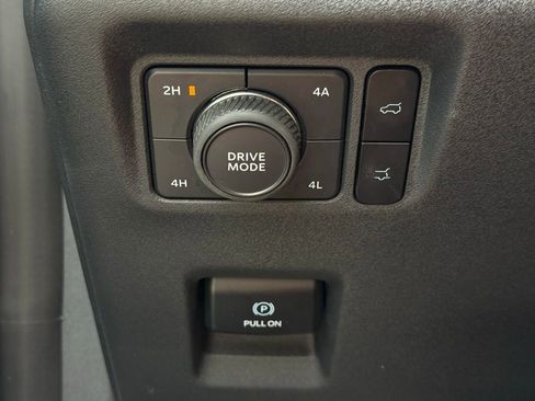 Used 2025 Ford Expedition Max Platinum AWD/4WD image 28