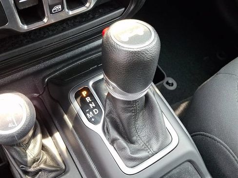 Used 2022 Jeep Wrangler Unlimited Sport w/ Sun And Sound Package AWD/4WD image 16