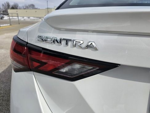 Used 2025 Nissan Sentra SR w/ SR Premium Package image 34