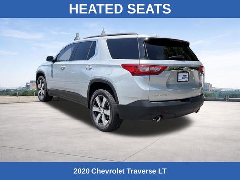 Used 2020 Chevrolet Traverse LT w/ LT Premium Package FWD image 3