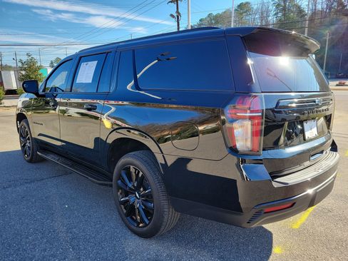 Used 2023 Chevrolet Suburban RST image 7