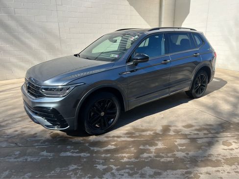Used 2022 Volkswagen Tiguan SE R-Line image 4