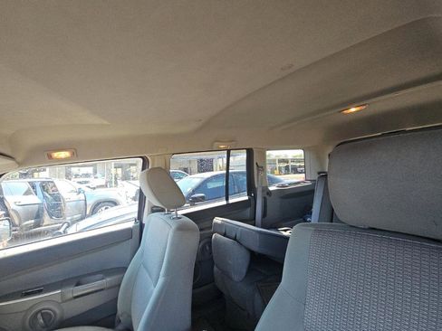 Used 2007 Jeep Commander Sport AWD/4WD image 13