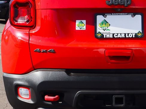 Used 2019 Jeep Renegade Trailhawk image 19