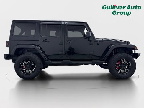 Used 2018 Jeep Wrangler Unlimited Sahara AWD/4WD image 10