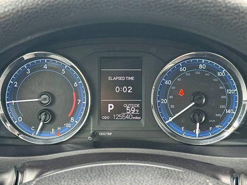 Used 2018 Toyota Corolla LE w/ Carpet Mat Package (TMS) FWD image 27