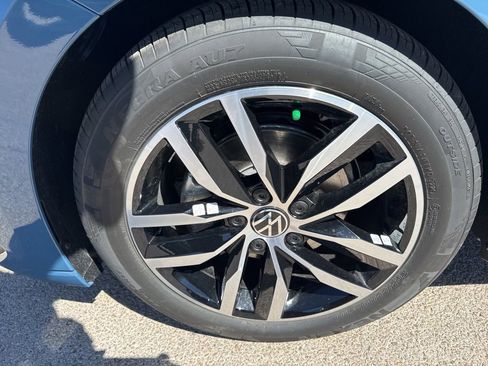 New 2026 Volkswagen Jetta SE FWD image 9