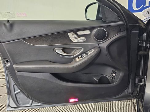 Used 2019 Mercedes-Benz C 300 4MATIC Sedan image 2
