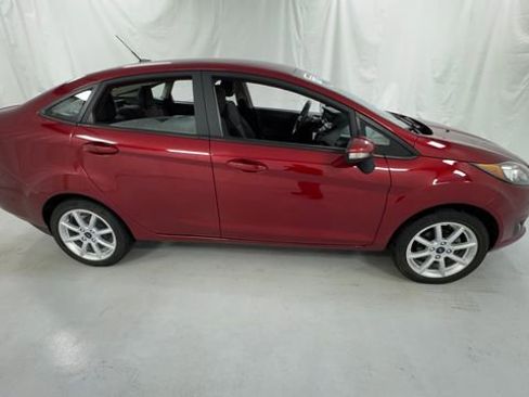Used 2017 Ford Fiesta SE w/ Equipment Group 201A FWD image 2
