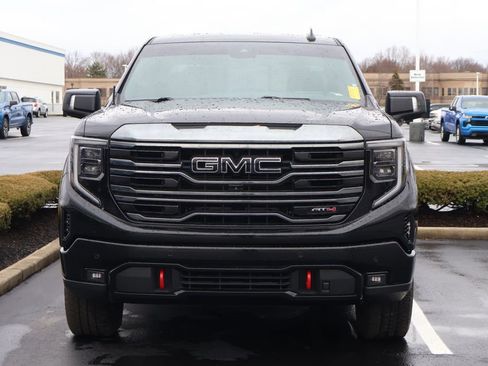 Used 2022 GMC Sierra 1500 AT4 w/ AT4 Premium Package image 2