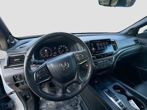 Used 2025 Honda Ridgeline TrailSport image 9