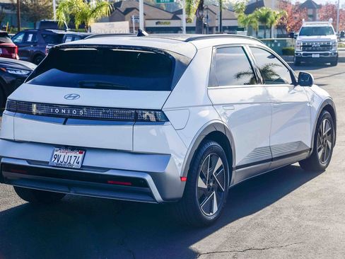 Used 2025 Hyundai Ioniq 5 Limited image 32