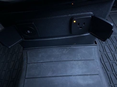 Used 2025 Lincoln Aviator Reserve w/ Equipment Group 201A image 15