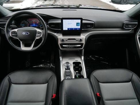 Used 2023 Ford Explorer XLT w/ Equipment Group 202A image 18
