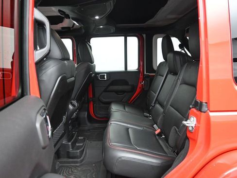 Used 2025 Jeep Wrangler Unlimited Rubicon AWD/4WD image 29