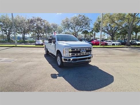 Used 2025 Ford F250 XLT image 44