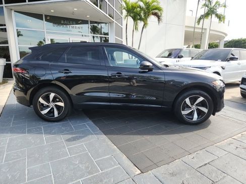 Used 2025 Jaguar F-PACE R-Dynamic S image 7