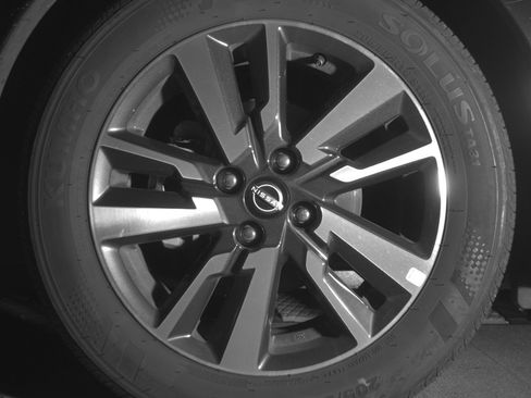 Used 2025 Nissan Versa SV FWD image 12