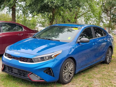 Used 2022 Kia Forte GT-Line w/ GT-Line Premium Package FWD image 2