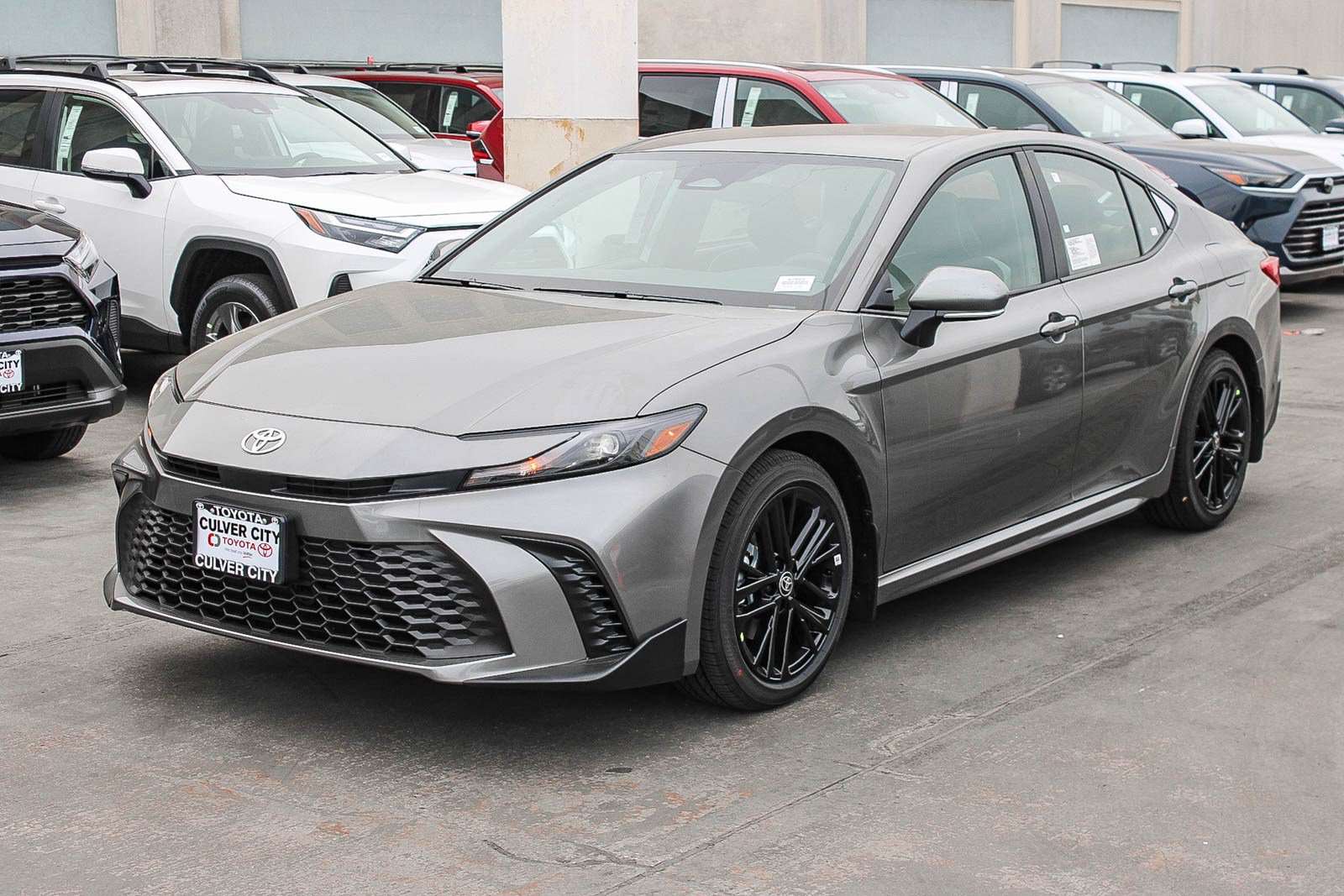 New 2026 Toyota Camry SE FWD image 3