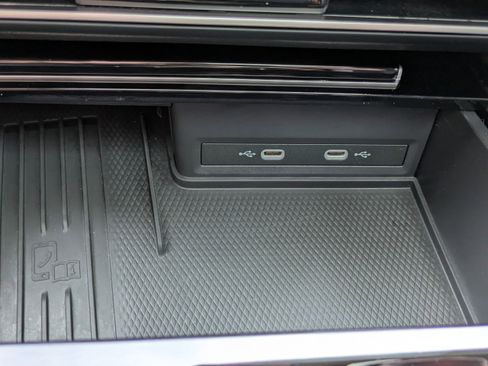 Certified 2025 Volkswagen Atlas Peak Edition SE image 23