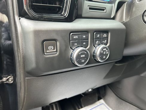 Used 2023 GMC Sierra 1500 AT4 w/ AT4 Premium Package AWD/4WD image 7