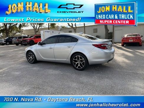 Used 2017 Buick Regal Sport Touring image 6