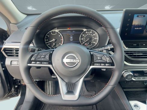 New 2025 Nissan Altima 2.5 SR w/ SR Premium Package image 18